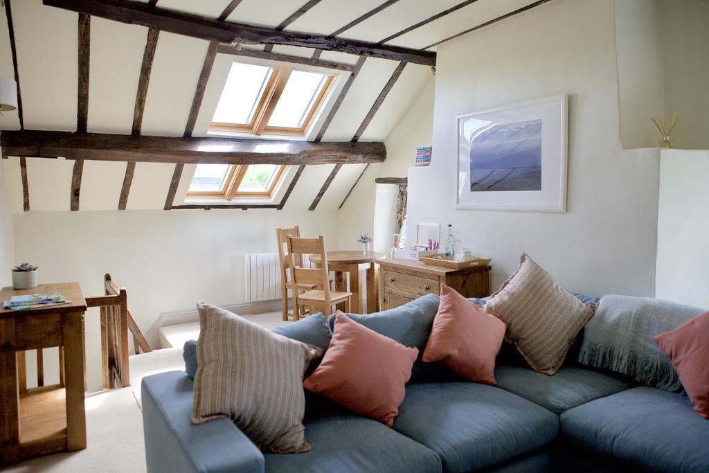 فندق بيشوب كاسلفي  The Coach House الغرفة الصورة